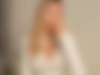 JoannieLarke's Live Sex Cam Show