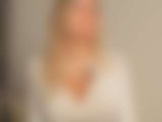 JoannieLarke's Live Sex Cam Show