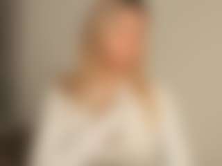 JoannieLarke's Live Sex Cam Show