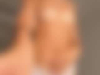 Live cam show with JoannieLarke - Teen (18+) on Uber Horny
