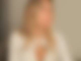 JoannieLarke's Live Sex Cam Show