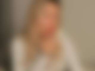 JoannieLarke's Live Sex Cam Show