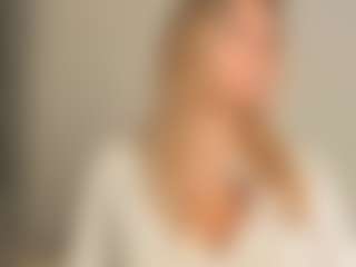 JoannieLarke's Live Sex Cam Show