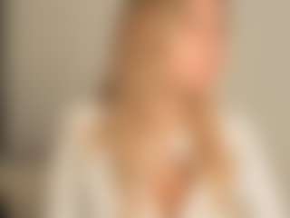 JoannieLarke's Live Sex Cam Show