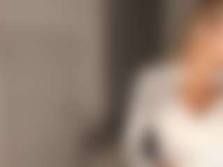 Live cam show with JoannieLarke - Teen (18+) on Mixed Magazine Live