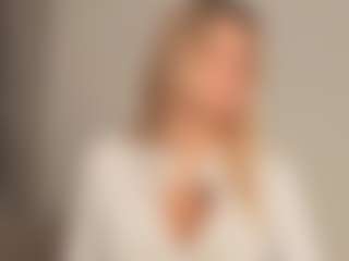 JoannieLarke's Live Sex Cam Show