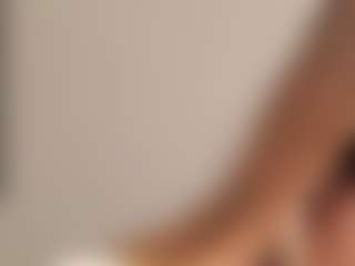JoannieLarke's Live Sex Cam Show