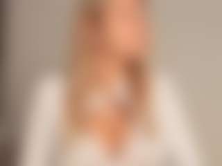 JoannieLarke's Live Sex Cam Show
