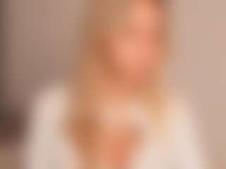 Live cam show with JoannieLarke - Young Adult Teen (18+) on xxxlivecams.org