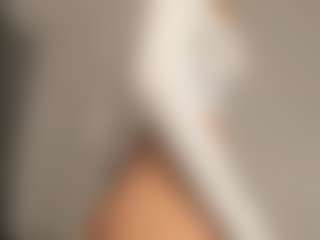 JoannieLarke's Live Sex Cam Show
