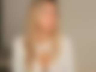 JoannieLarke's Live Sex Cam Show