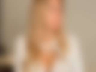 Live cam show with JoannieLarke - Foot Fetish on AdultVida.com