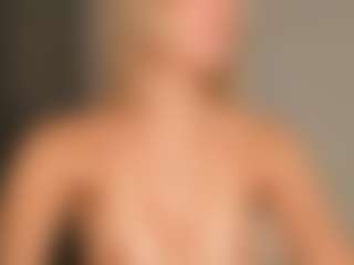JoannieLarke's Live Sex Cam Show