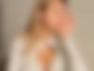 JoannieLarke's Live Sex Cam Show