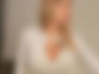 JoannieLarke's Live Sex Cam Show