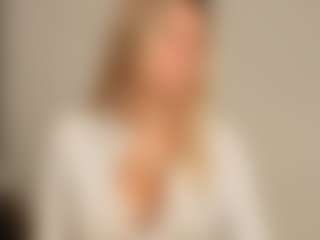 JoannieLarke's Live Sex Cam Show