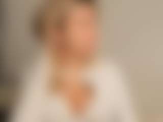JoannieLarke's Live Sex Cam Show