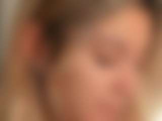 JoannieLarke's Live Sex Cam Show