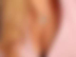 Live cam show with JoannieLarke - Flashing on SpunkLive