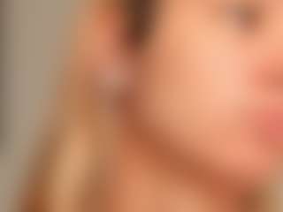 JoannieLarke's Live Sex Cam Show