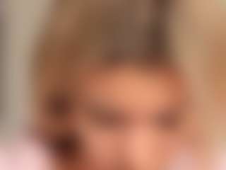 JoannieLarke's Live Sex Cam Show