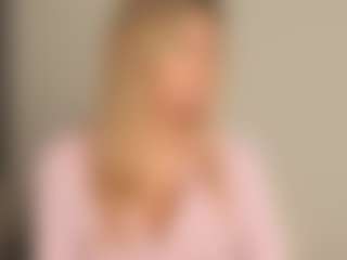 JoannieLarke's Live Sex Cam Show