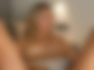 JoannieLarke's Live Sex Cam Show