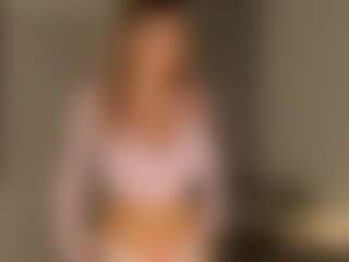 Live cam show with JoannieLarke - Blonde Hair on Camsoda