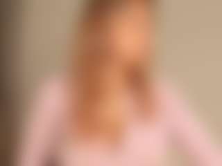 Live cam show with JoannieLarke - White on TeamSkeetLive | united states