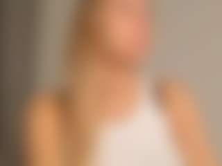 JoannieLarke's Live Sex Cam Show