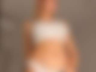 Live cam show with JoannieLarke - Camel Toe on fuklive.com
