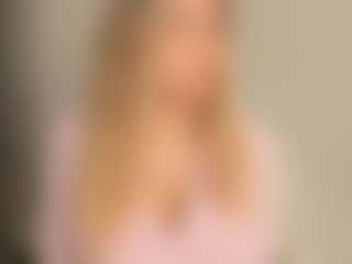 JoannieLarke's Live Sex Cam Show