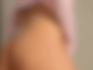 JoannieLarke's Live Sex Cam Show