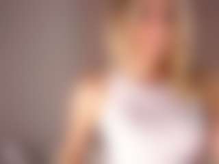 Live cam show with JoannieLarke - Athletic on Free Soda