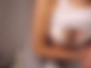 JoannieLarke's Live Sex Cam Show