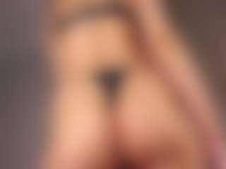 JoannieLarke's Live Sex Cam Show