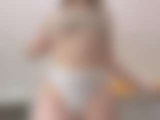 Live cam show with Luci-XO - Morena on fapnchat