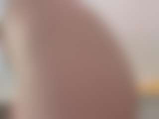 Live cam show with Luci-XO - Big Tits on Uber Horny