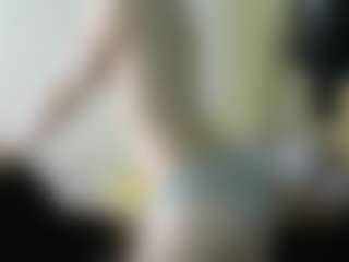 Live cam show with Luna - Public on Camsoda