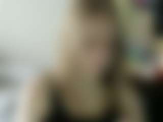 Live cam show with Luna - Facial Piercings on CamwithHer