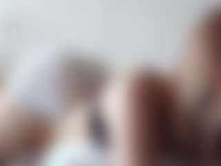 Live cam show with Luna - Facial on Camsoda