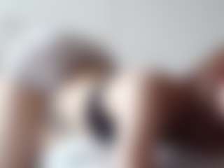 Live cam show with Luna - Smoking on Camsoda