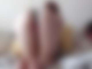 Live cam show with Luna - Foot Fetish on sexylive.show