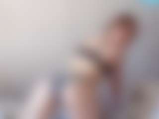 Live cam show with Luna - Lesbian on Dare Cams
