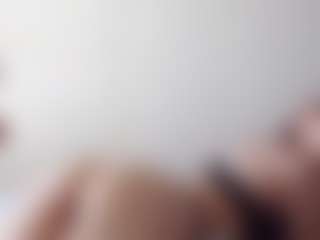 Live cam show with Luna - Cute on liverealitysex.com
