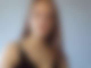 Live cam show with Luna - Green Eyes on Milfs Live