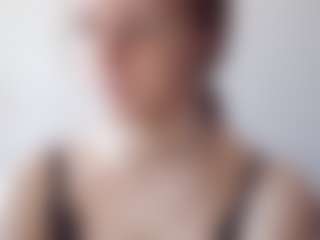 Live cam show with Luna - Erotic Dance on CamwithHer