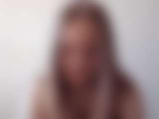 Live cam show with Luna - Facial on liverealitysex.com