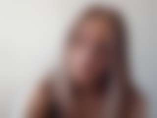 Live cam show with Luna - Control on madthumbs