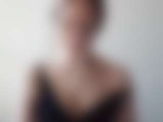 Live cam show with Luna - Facial on https://playwithruby.com